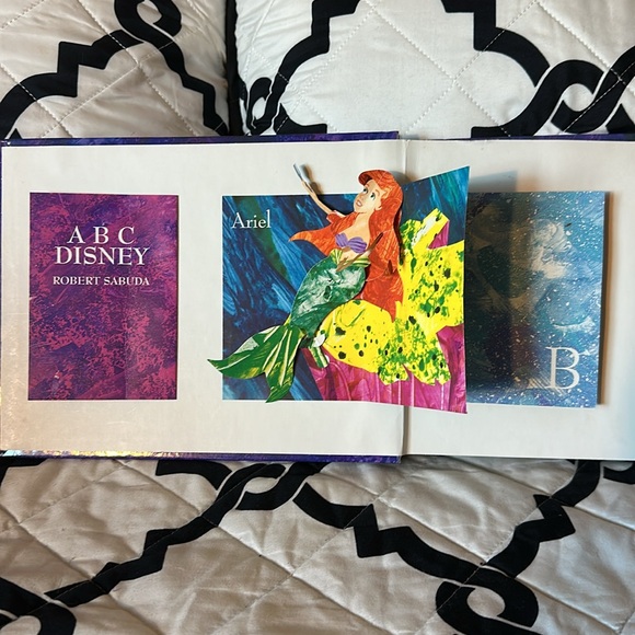 Robert Sabuda ABC Disney An Alaphabet Pop-Up Book - Picture 4 of 10